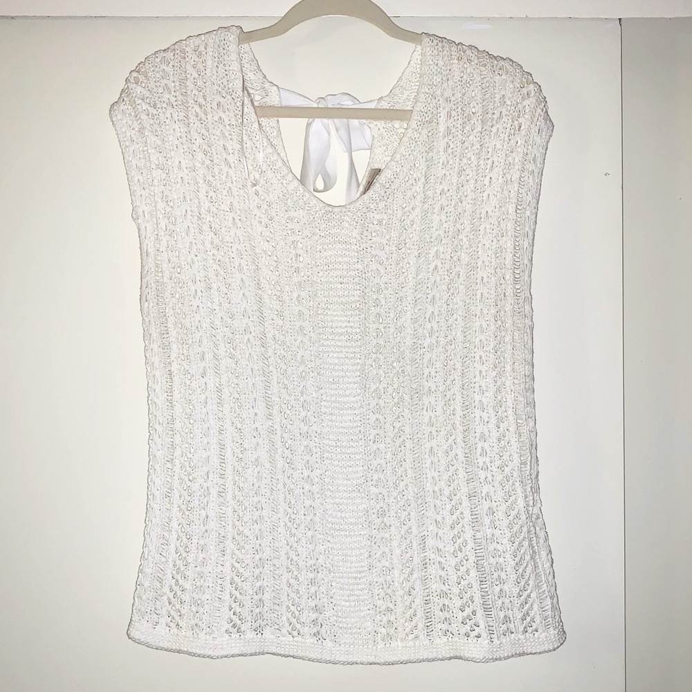 Ann Taylor loft white knitted sweater. SIZE LP